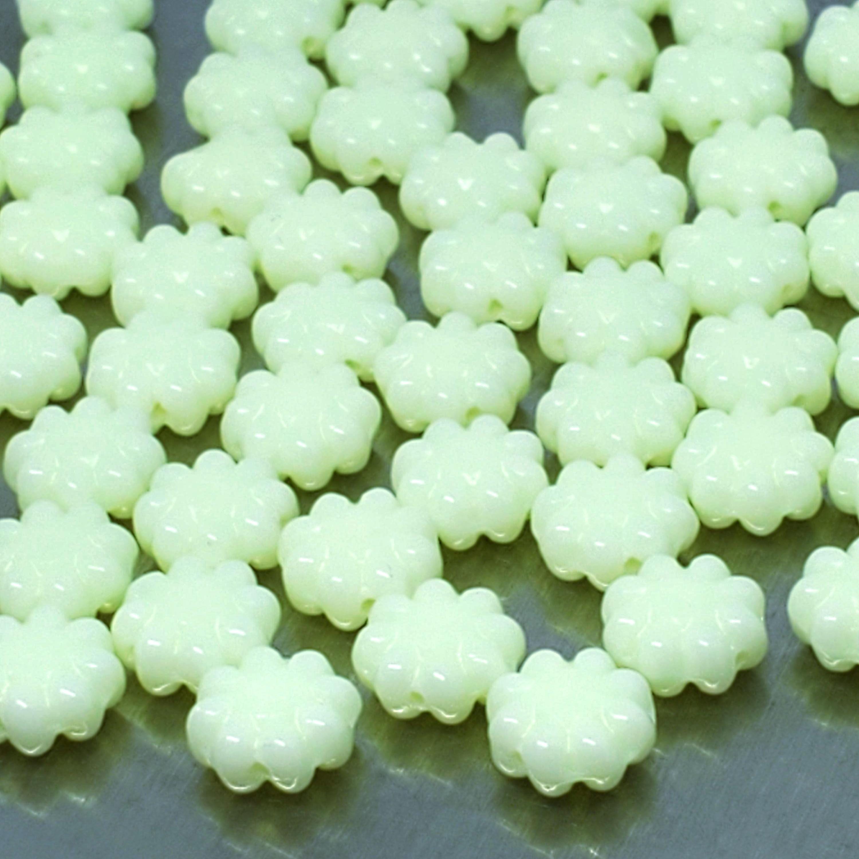 Light Green Hawaiian Flower Czech Glass Beads 9mm - 10pcs