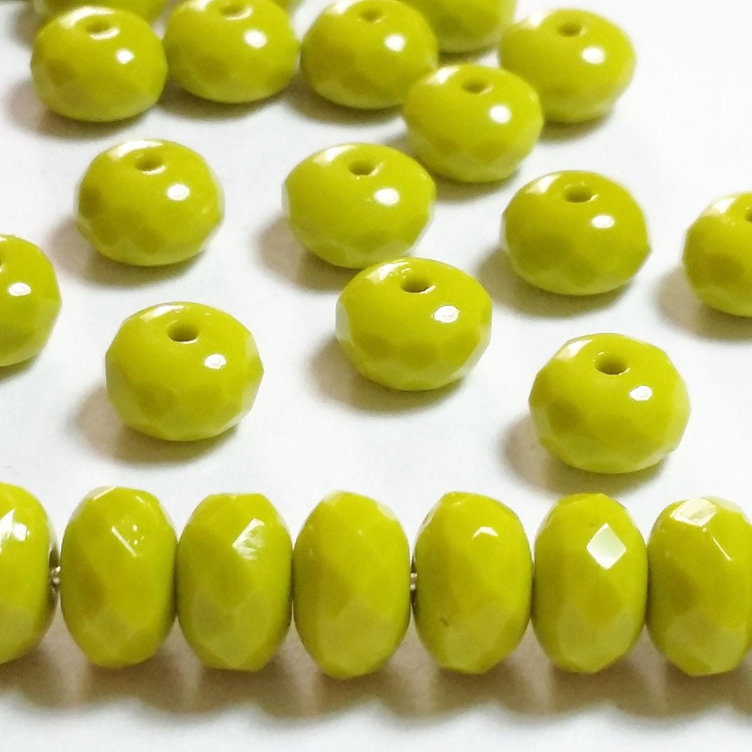 Bright Green Czech Glass Rondelle 7x4mm - 20pcs