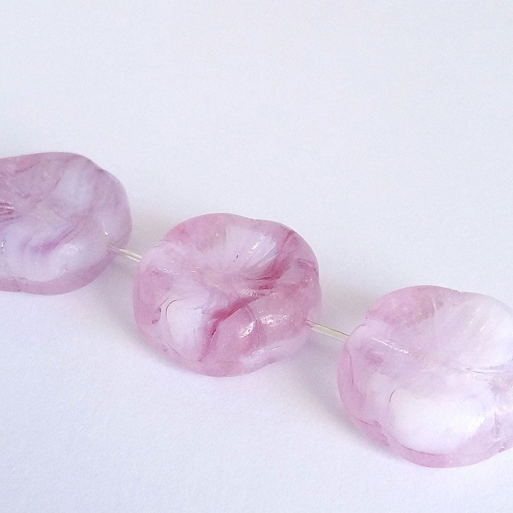 Light Amethyst & White Hawaiian Flower Czech Glass 14mm - 6pcs