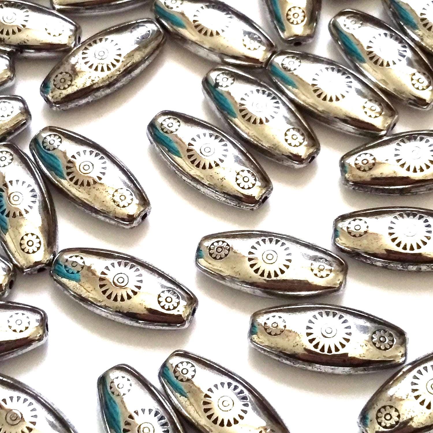 Silver Sun Pattern Acrylic Oval Chunky 21x9mm - 10pcs