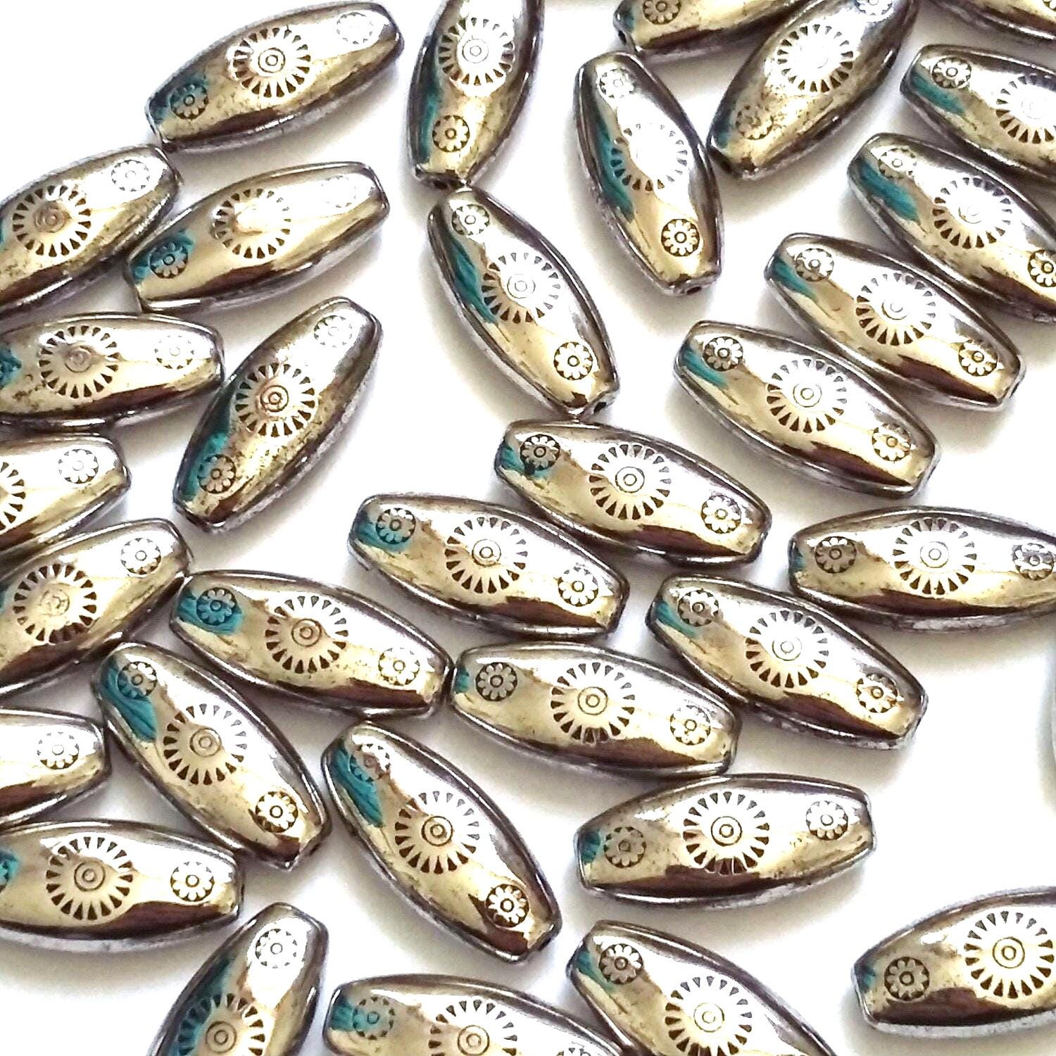 Silver Sun Pattern Acrylic Oval Chunky 21x9mm - 10pcs