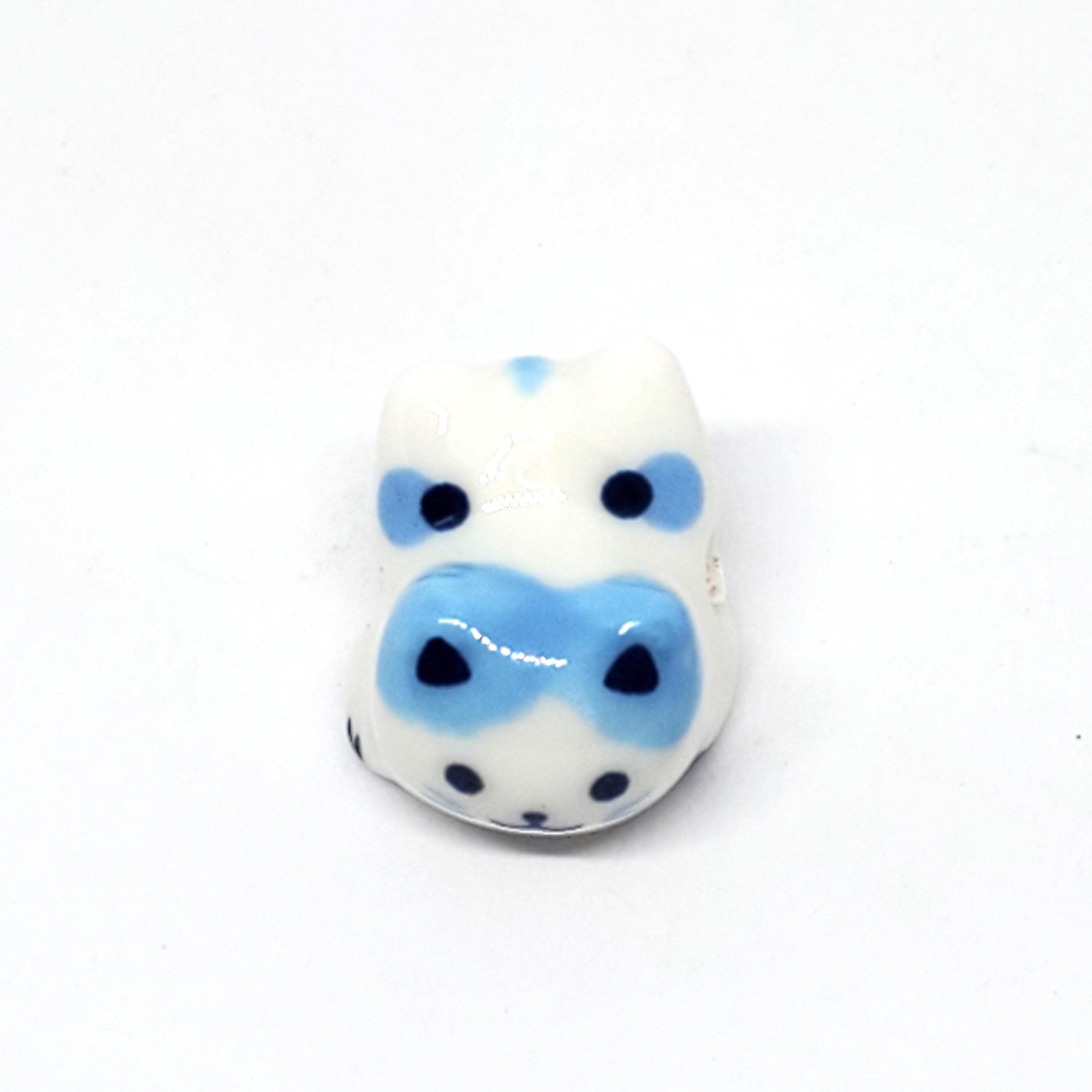 Chinese Cat Ceramic White & Blue 16x13mm - 1pc